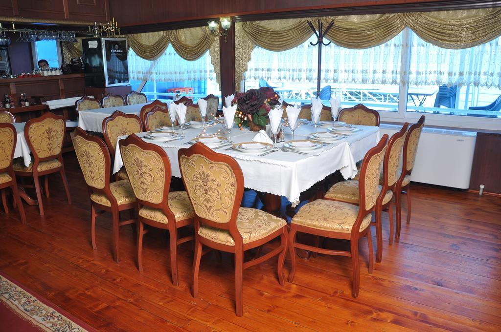 Botel Brod Panini Veles