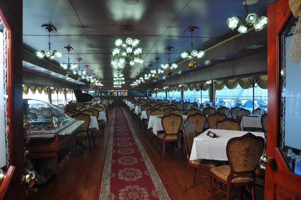 Bateau-hôtel Brod Panini 3*