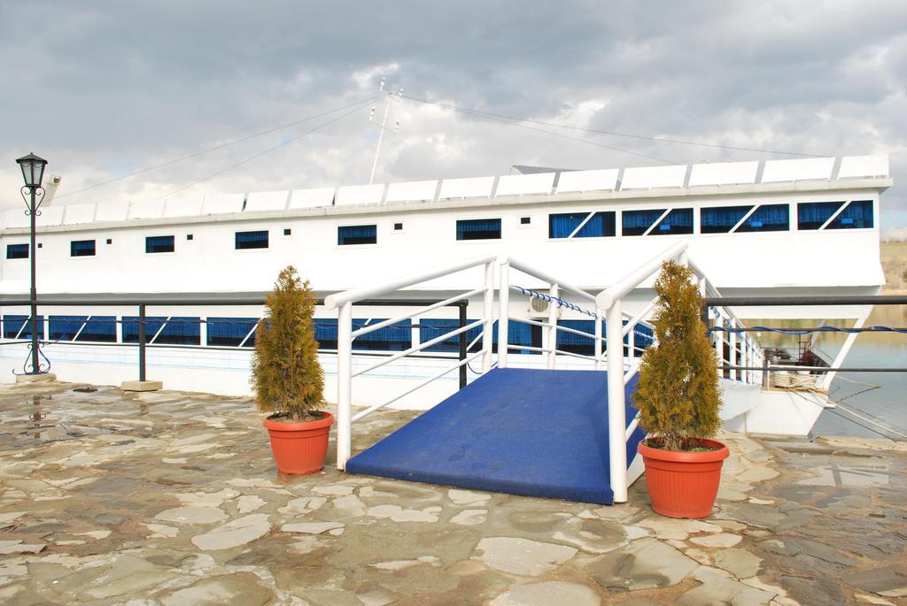 Brod Panini Veles