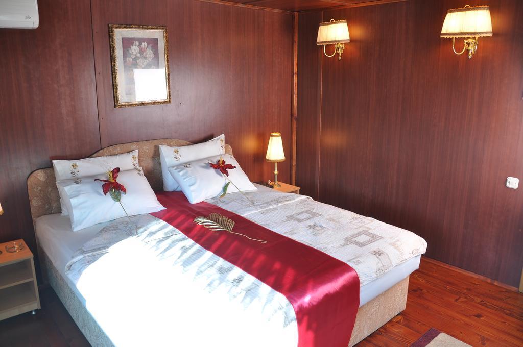 Botel Brod Panini Veles